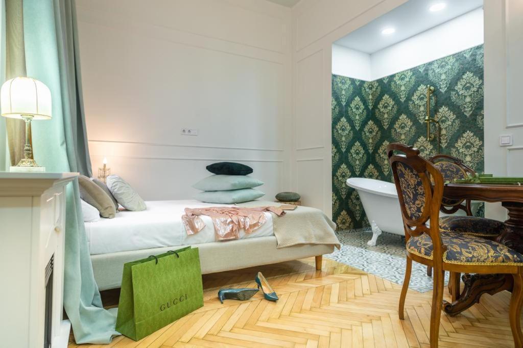 Regina Apartments On Kiraly Street Budapest Exteriör bild